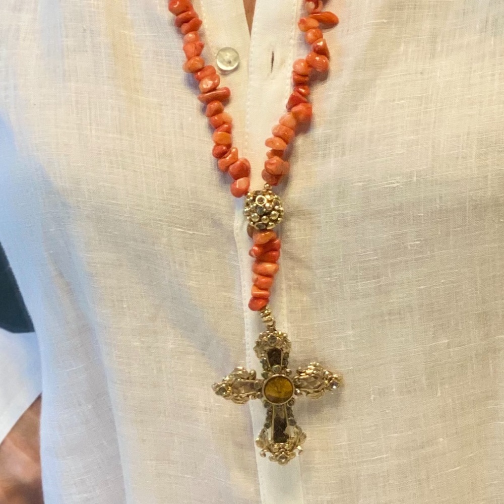 Coral powder Stone necklace